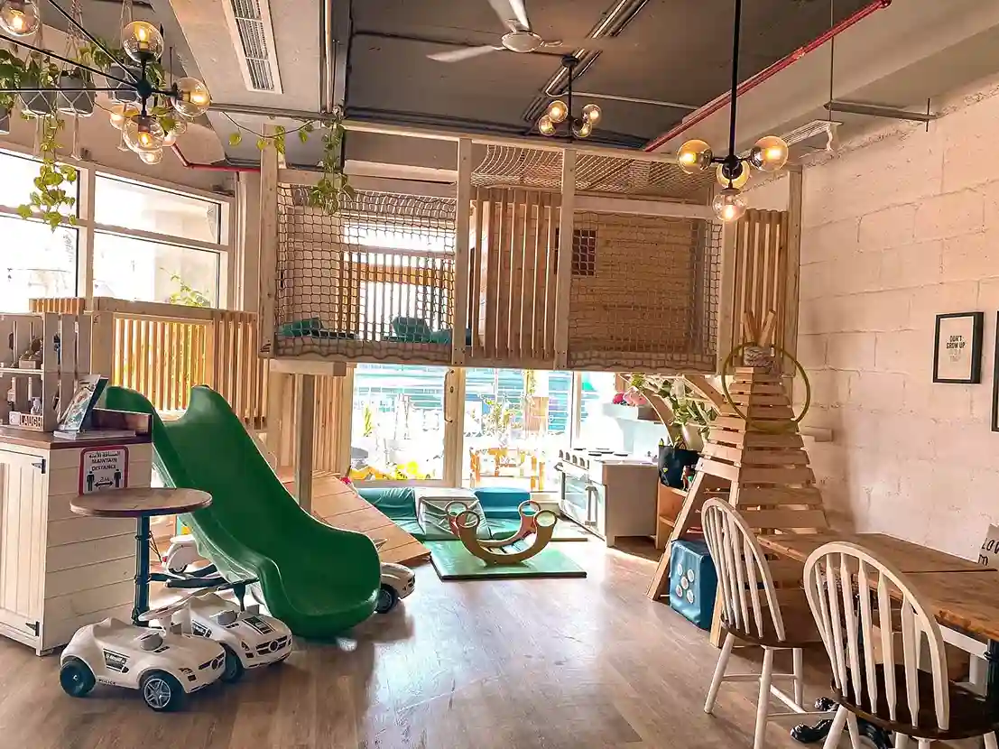 area bermain anak di restoran